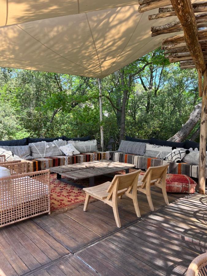 Bed and Breakfast La Bastide Des Grands Chenes Lambesc Exterior foto